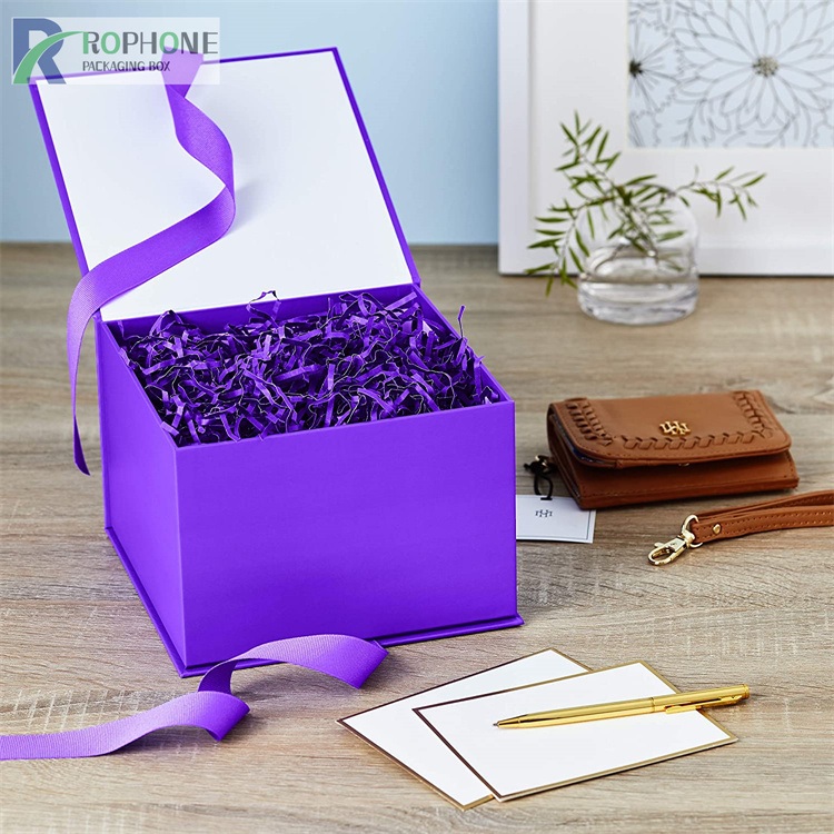 بسته بندی جعبه هدیه
